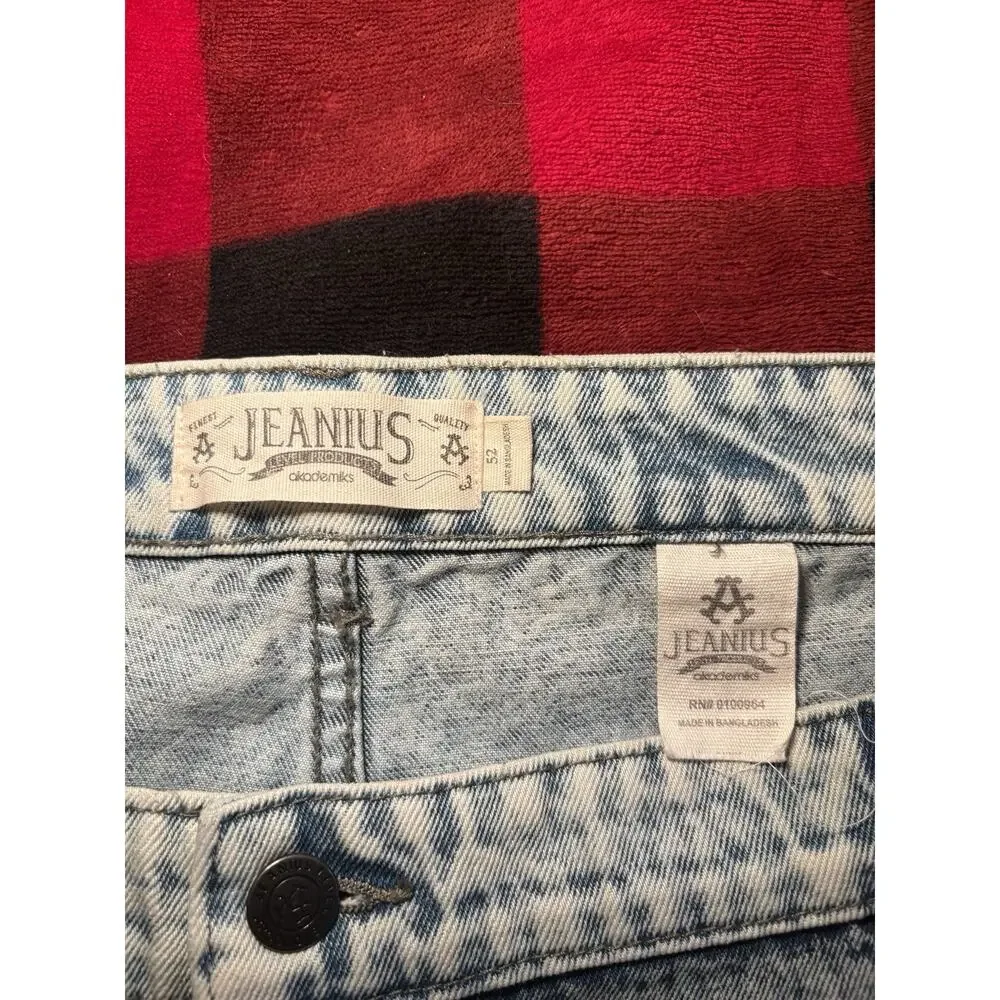 Akademiks Jeanius Mens denim Paint Splatter Jean Shorts 5 Pocket size 52 Y2K NWT